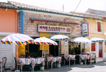 טברנה אליזבטי שבכפר דוקאדס טברנה אליזבטי שבכפר דוקאדס