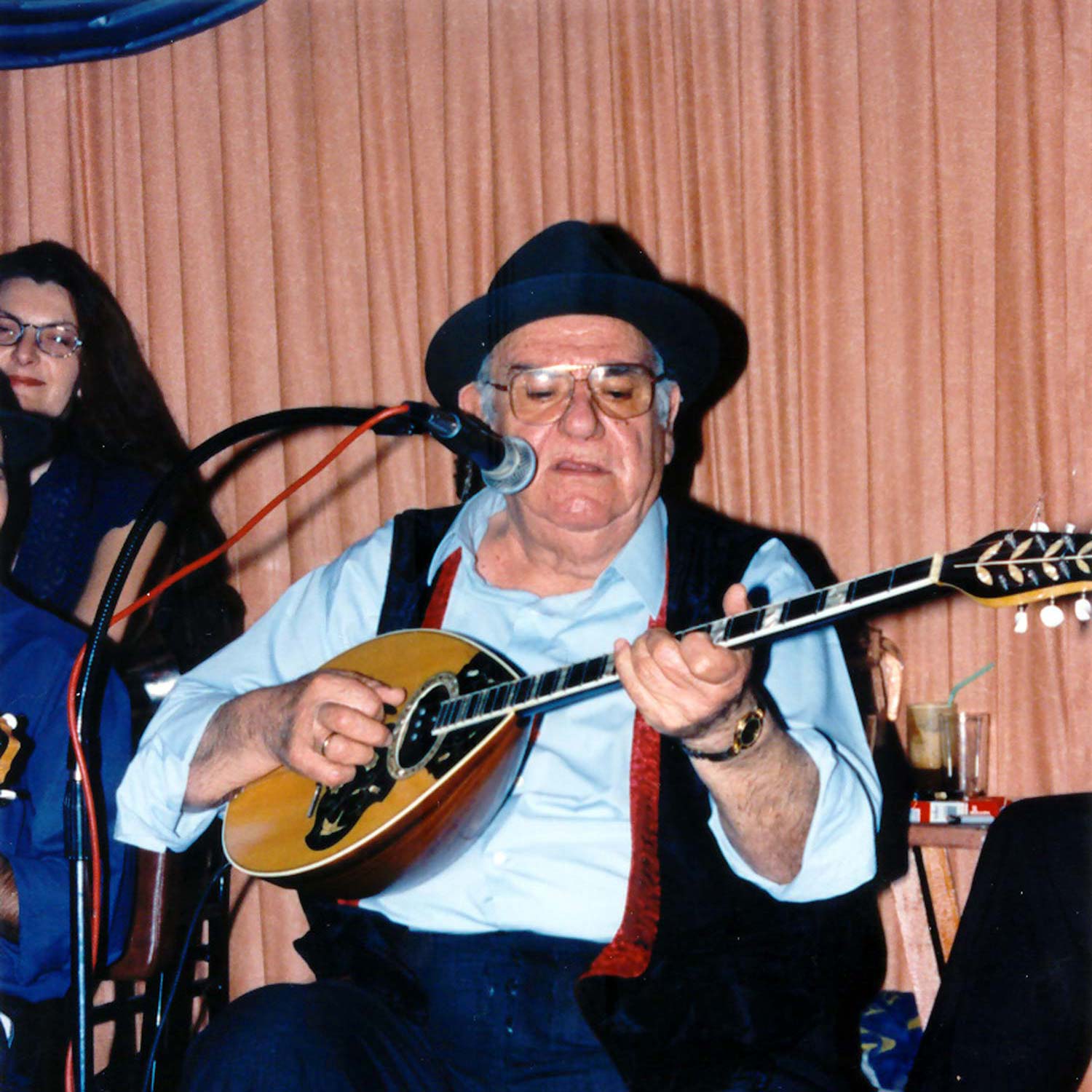 ערב עם חונדרונאקוס